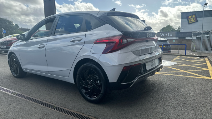 Hyundai i20 1.0T GDi 90 Black Line 5dr Petrol Hatchback - Image 42